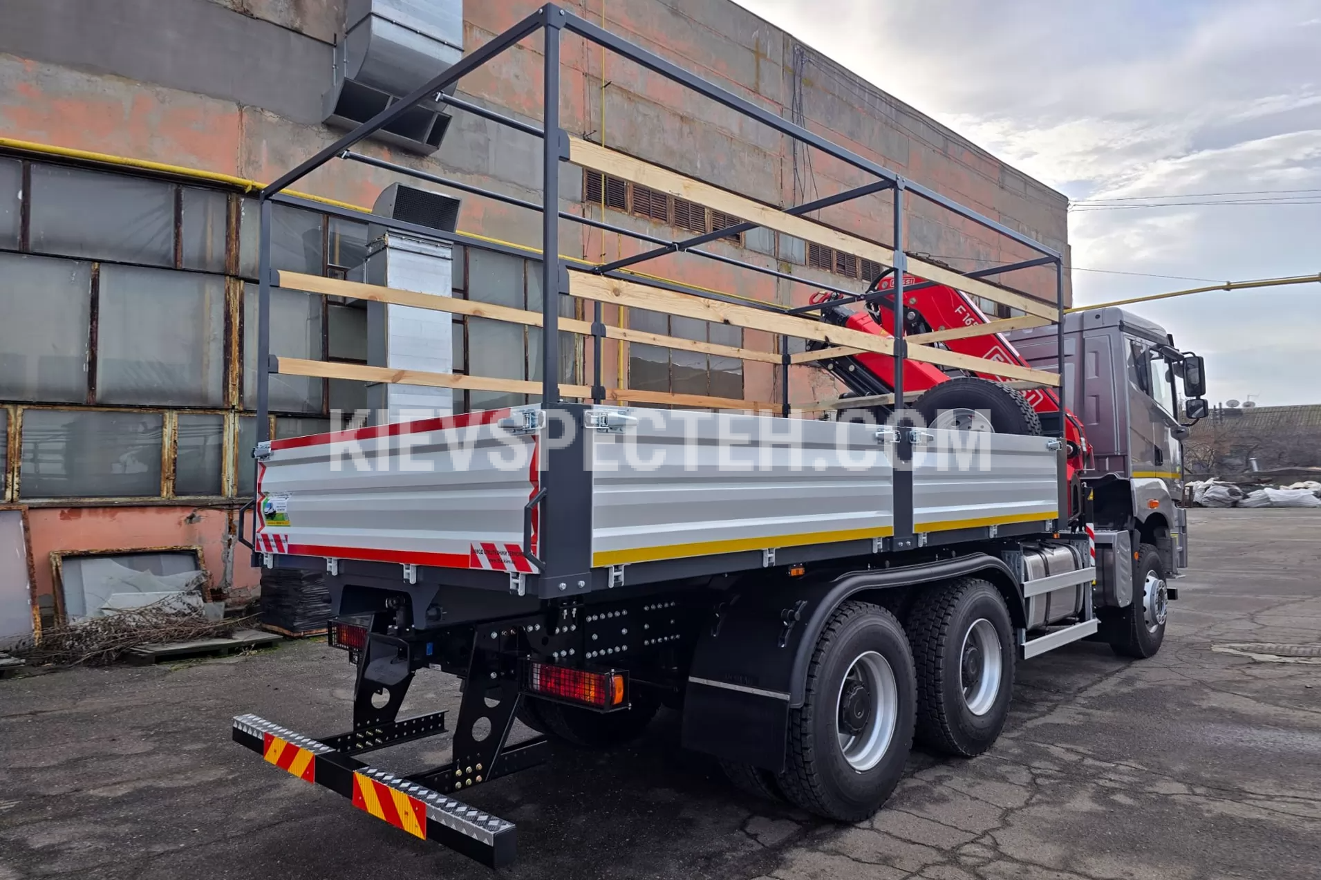 Бортовой грузовик FAW CA3250 с КМУ FASSI F165A.2